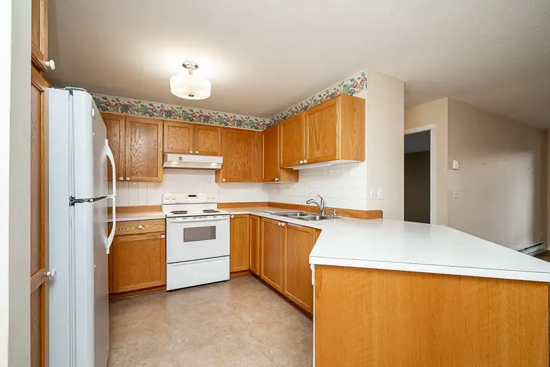 102 17695 58 AVENUE - photo 3 of 25