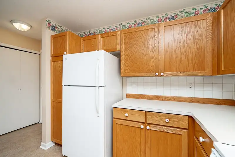 102 17695 58 AVENUE - photo 4 of 25