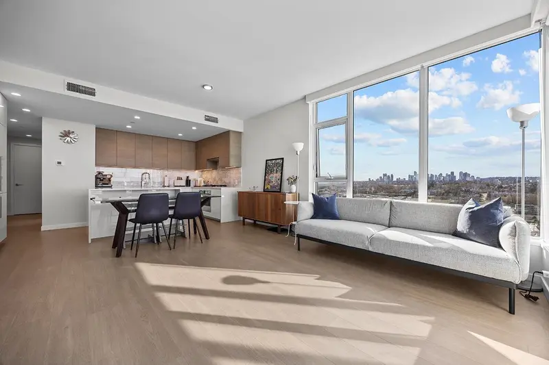 2202 2186 GILMORE AVENUE - photo 1 of 25