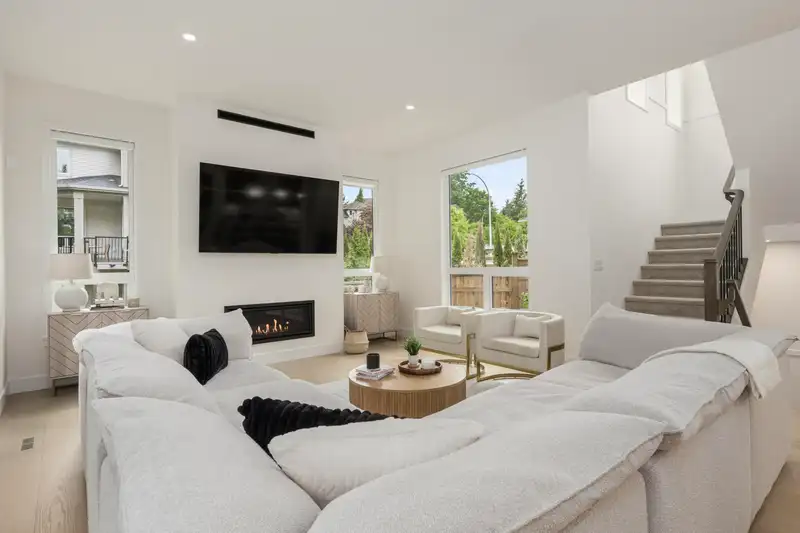10108 ELDERBERRY CRESCENT - photo 3 of 40