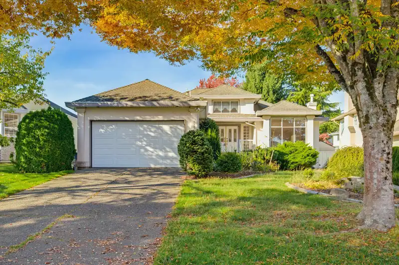 8537 166 STREET - photo 1 of 25