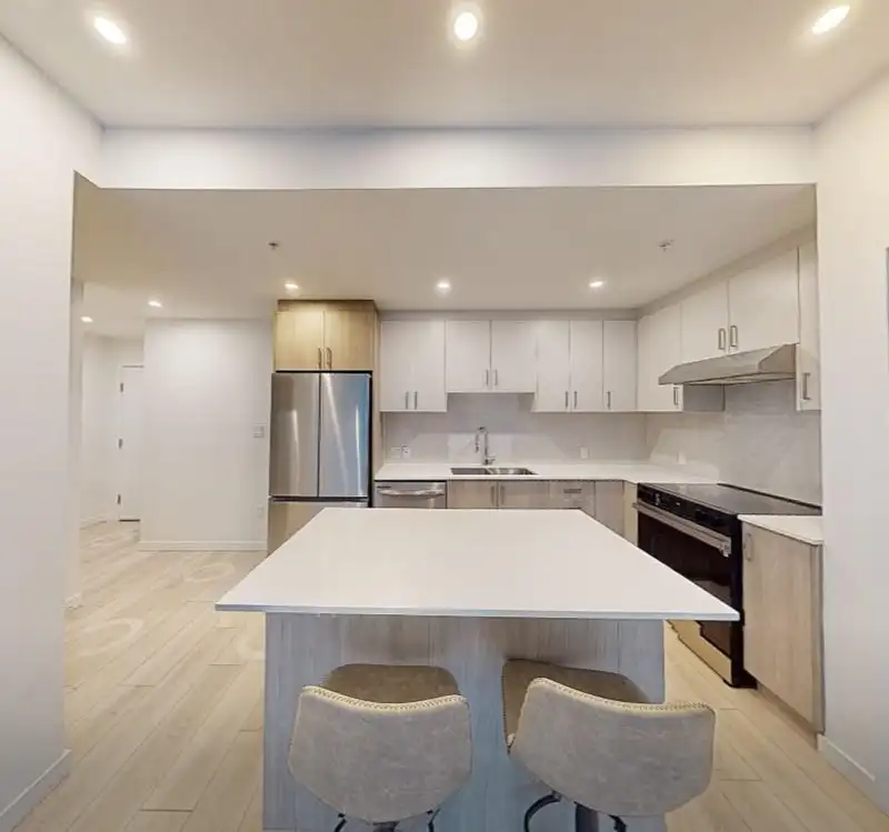 110 13838 108 AVENUE - photo 3 of 12