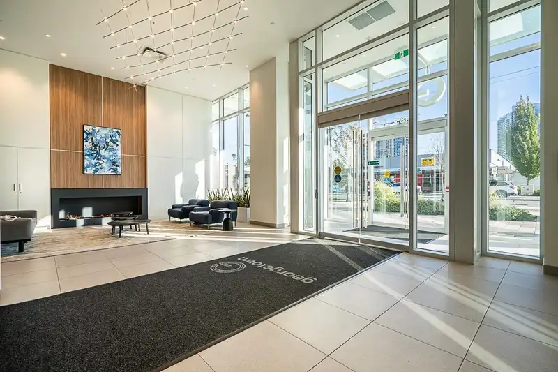 1704 13685 102 AVENUE - photo 4 of 27