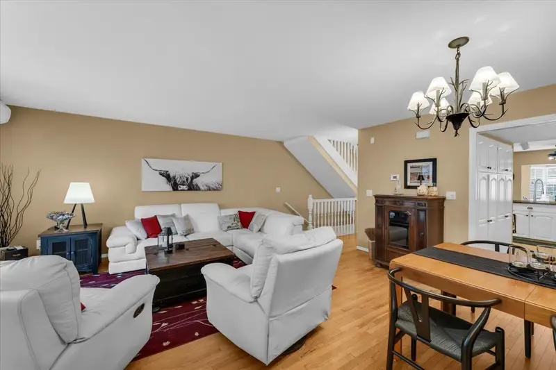 25 10045 154 STREET - photo 3 of 25