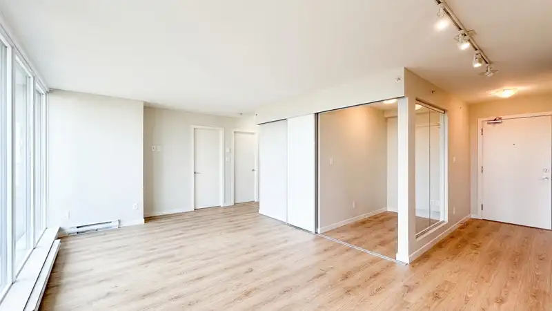 705 13303 CENTRAL AVENUE - photo 3 of 27