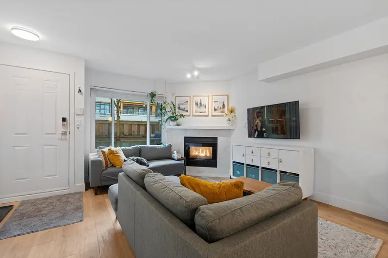 110 3978 ALBERT STREET - photo 4 of 25