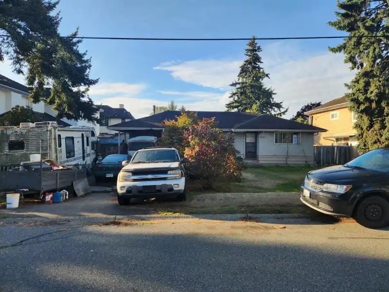 12310 78 AVENUE - photo 1 of 3