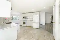 1 8220 KING GEORGE BOULEVARD - thumbnail 16
