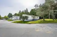 1 8220 KING GEORGE BOULEVARD - thumbnail 3
