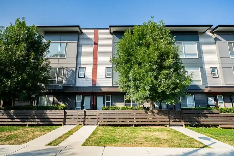 46 7288 188 STREET - photo 1 of 34