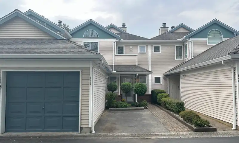 138 14154 103 AVENUE - photo 1 of 40
