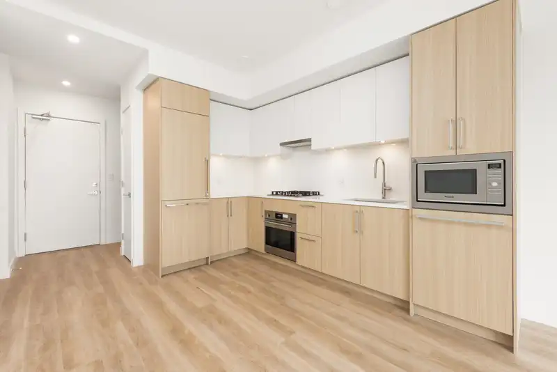 408 9675 KING GEORGE BOULEVARD - photo 3 of 17