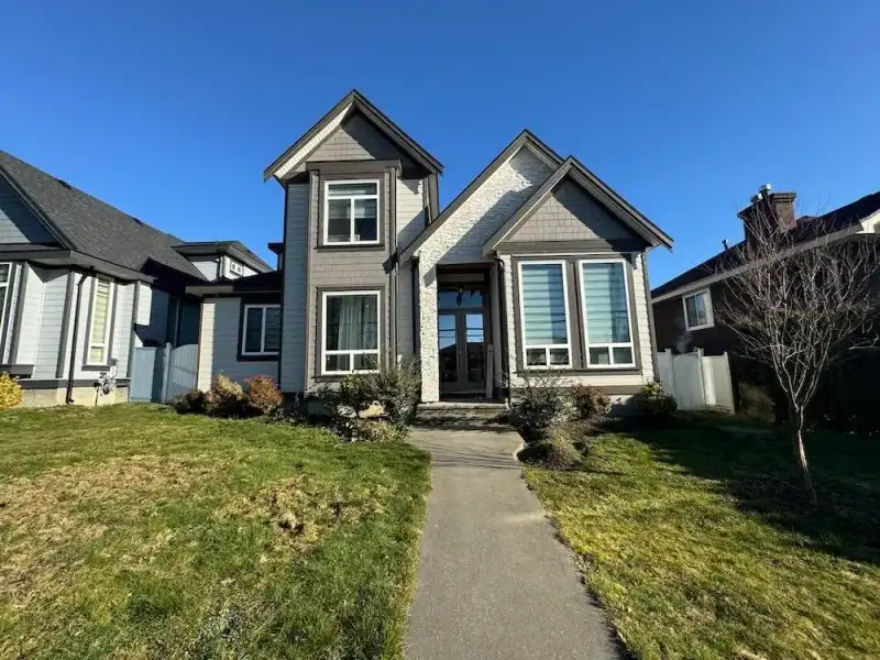 10850 156 STREET - photo 1 of 1