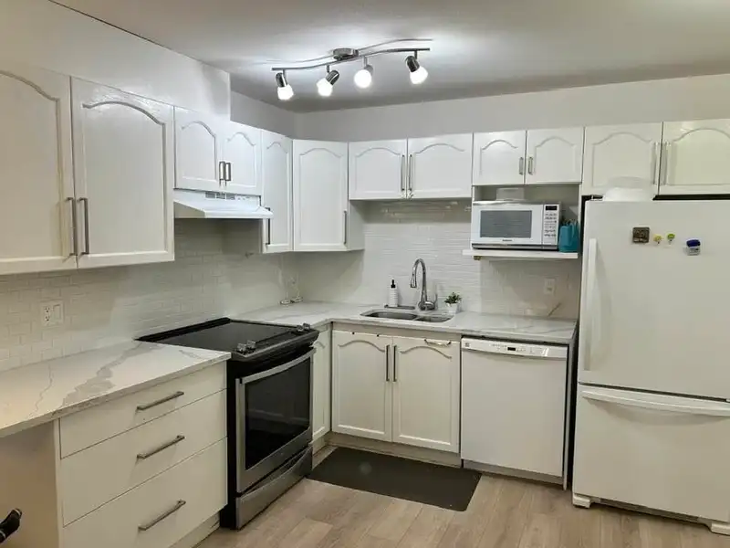 207 13490 HILTON ROAD - photo 2 of 9
