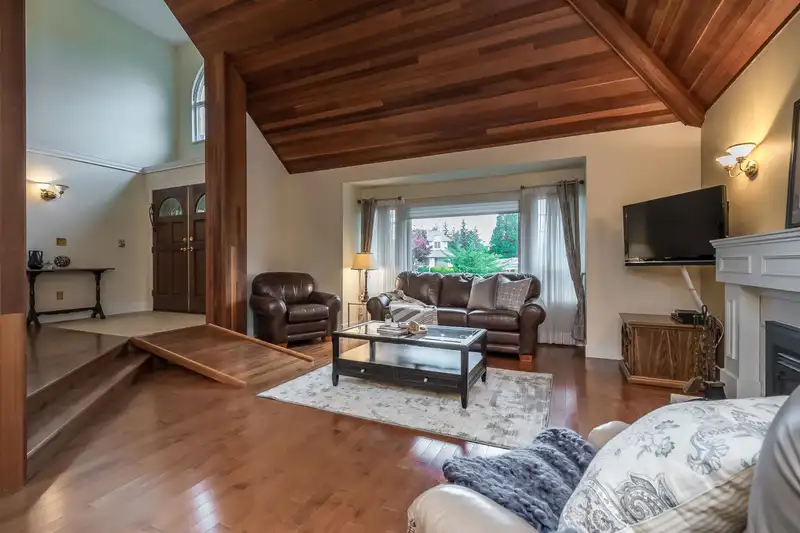 15336 KILLARNEY CLOSE - photo 3 of 36