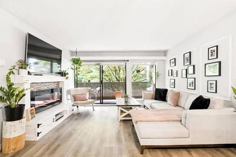 212 1955 WOODWAY PLACE - photo 3 of 25