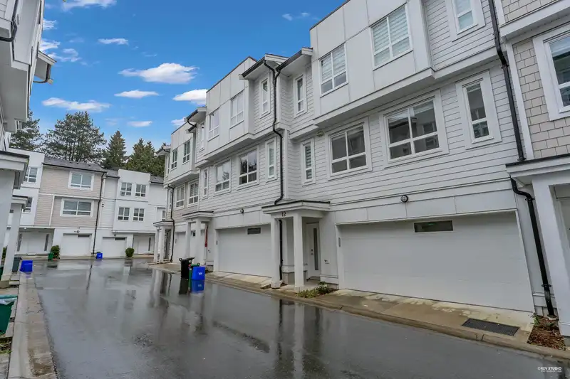 12 8181 135A STREET - photo 2 of 35