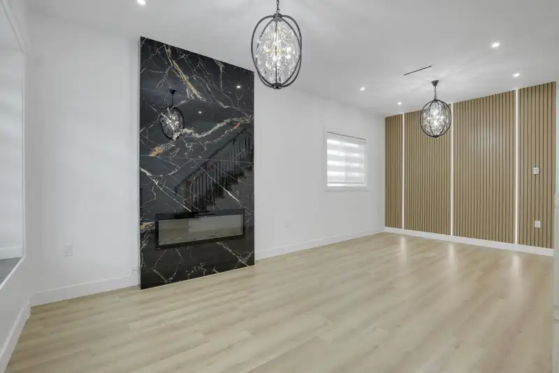 16182 78 AVENUE - photo 3 of 26