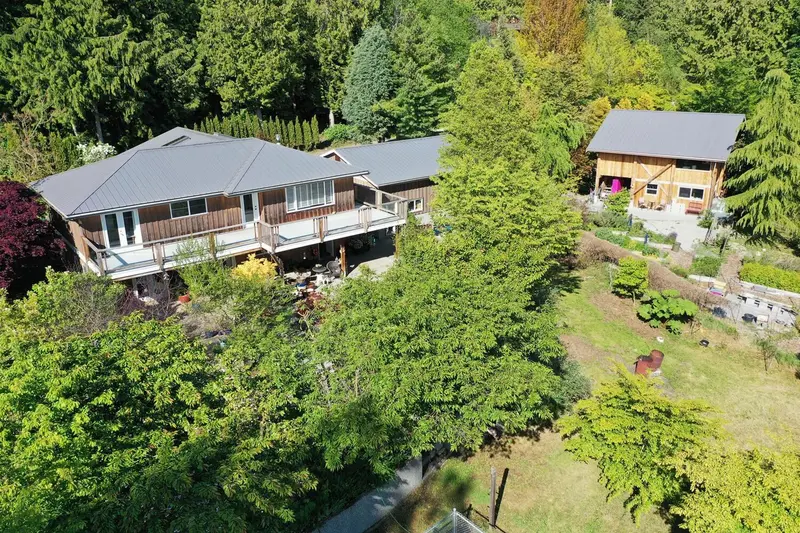 2855 LACEY PLACE - photo 2 of 25