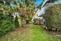 44 8280 121A STREET - thumbnail 34