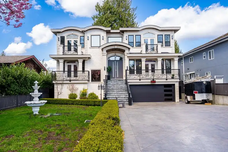14115 76 AVENUE - photo 2 of 40