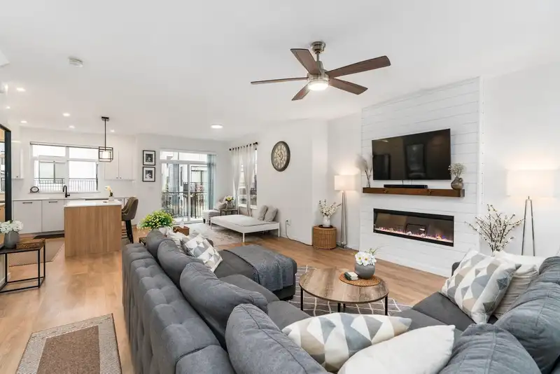 41 15235 SITKA DRIVE - photo 4 of 40