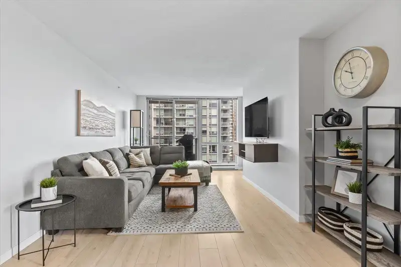 1009 13688 100 AVENUE - photo 1 of 26