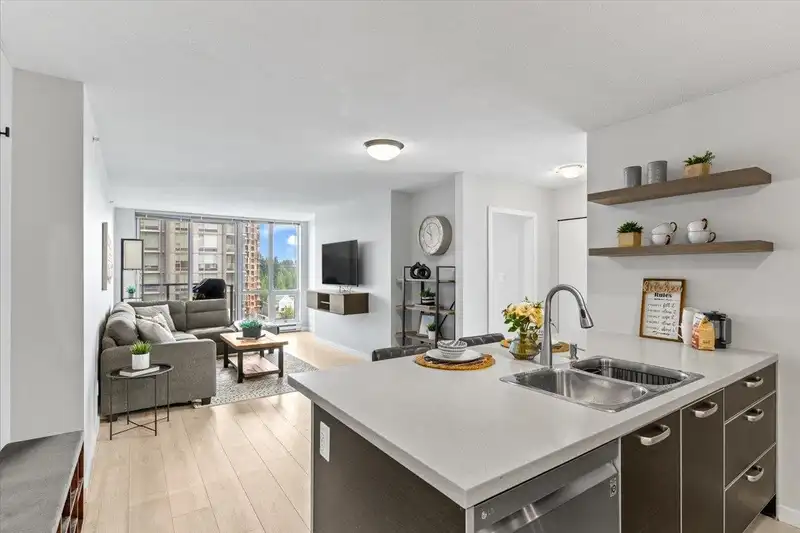 1009 13688 100 AVENUE - photo 2 of 26