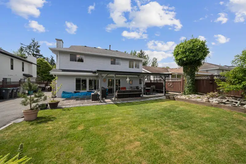 13391 59B AVENUE - photo 3 of 26