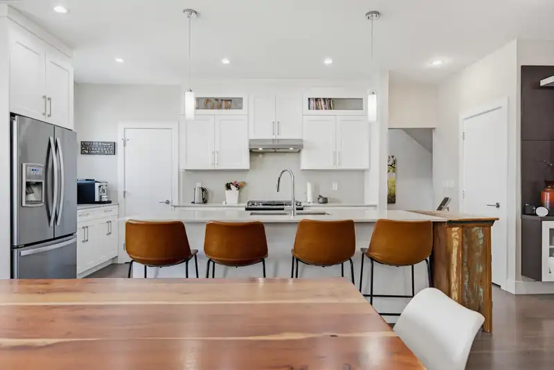 53 19501 74 AVENUE - photo 3 of 25