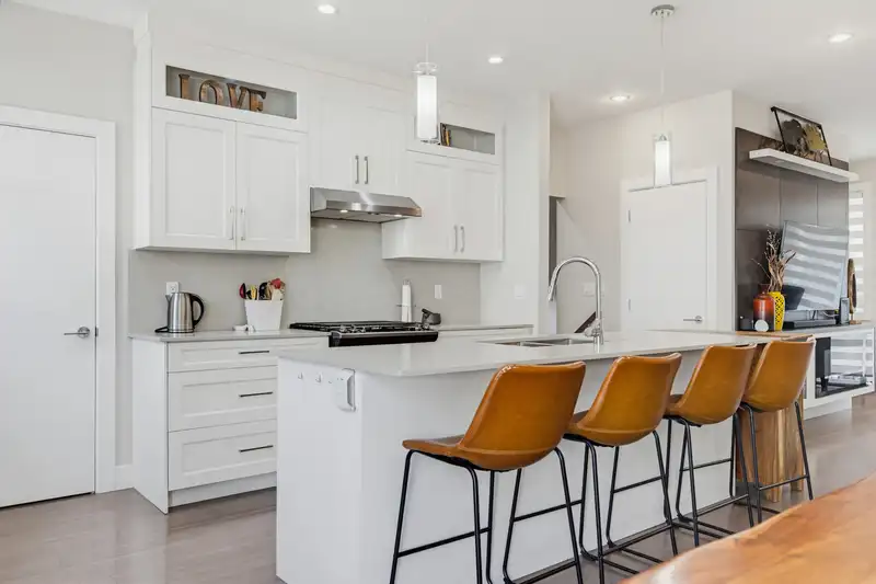 53 19501 74 AVENUE - photo 4 of 25