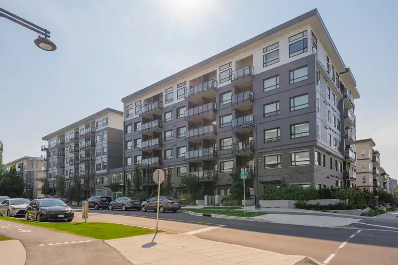 207 10777 138 STREET - photo 2 of 33
