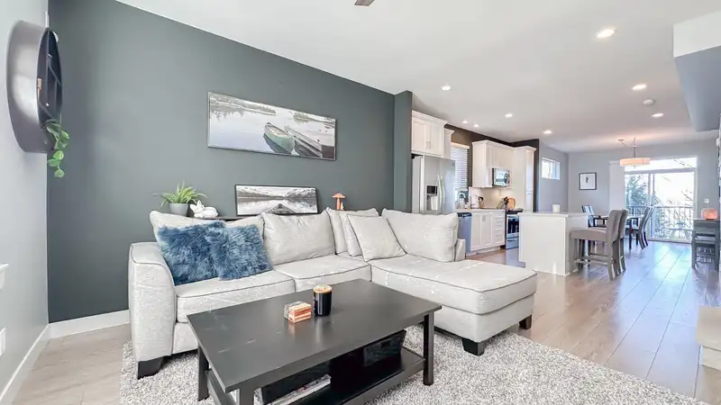 11 14271 60 AVENUE - photo 4 of 17