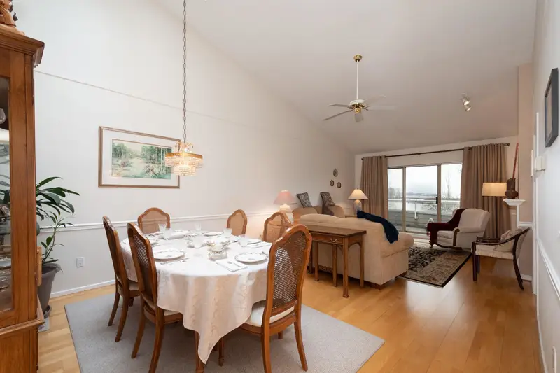 22 323 GOVERNORS COURT - photo 2 of 25