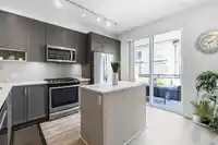 67 9718 161A STREET - thumbnail 4