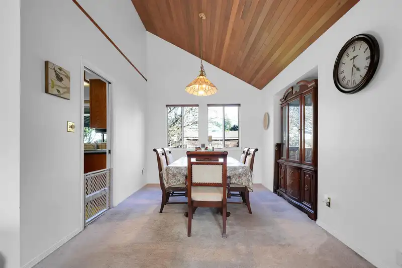 9452 157A STREET - photo 4 of 25