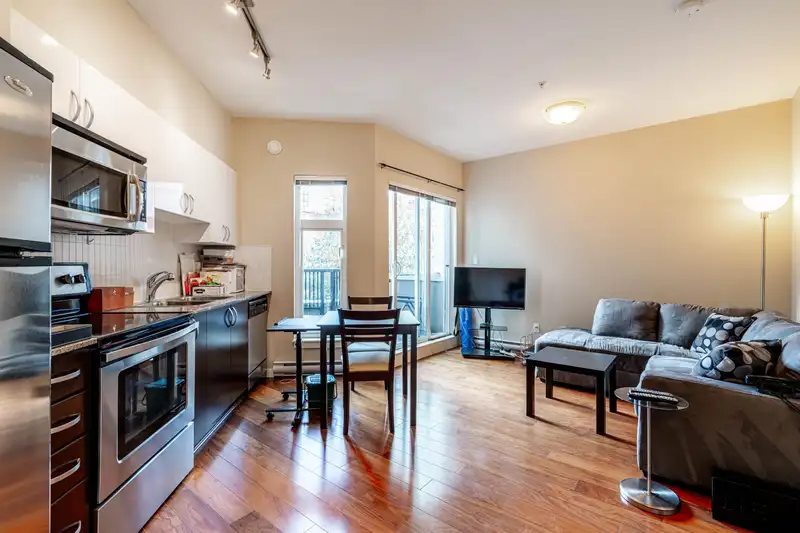 212 13728 108 AVENUE - photo 2 of 18