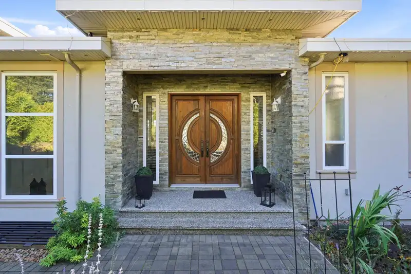 12528 52A AVENUE - photo 2 of 25