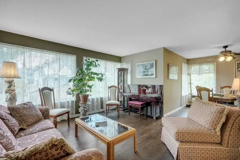 9 16363 85 AVENUE - photo 4 of 40