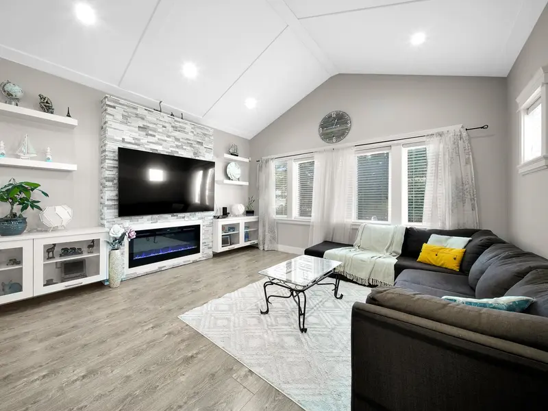 2 20209 98A AVENUE - photo 3 of 25