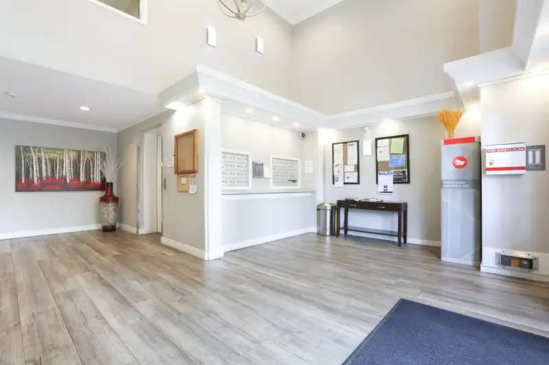402 13870 70 AVENUE - photo 3 of 40