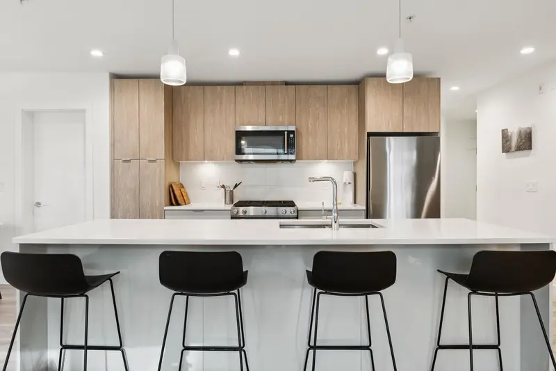 309 128 E 8TH STREET - photo 4 of 22