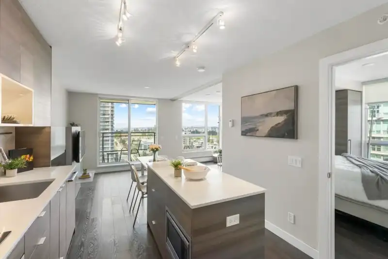 2305 13398 104 AVENUE - photo 1 of 22