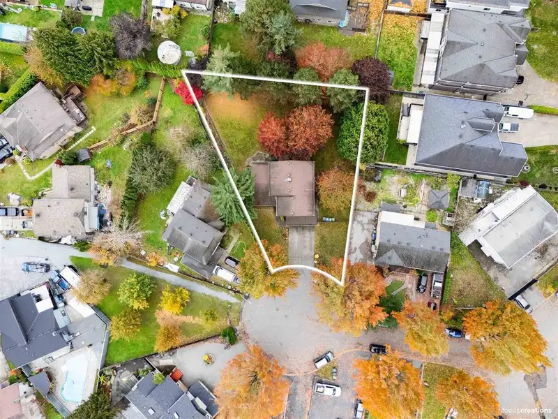 8986 146A STREET - photo 2 of 25