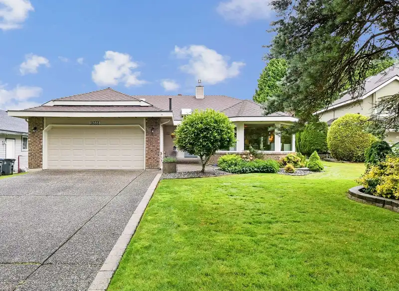 16333 79 AVENUE - photo 1 of 33