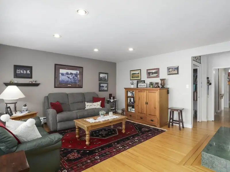 13929 114 AVENUE - photo 3 of 21