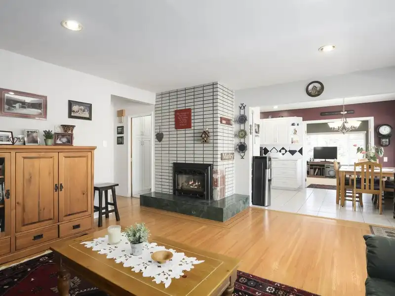 13929 114 AVENUE - photo 4 of 21
