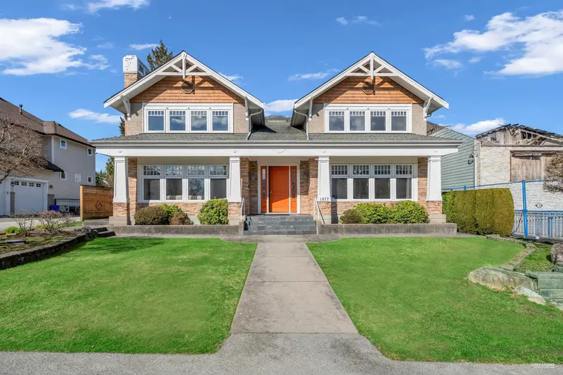 1877 LEMAX AVENUE - photo 1 of 25