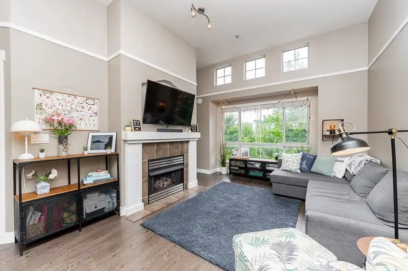 331 19528 FRASER HIGHWAY - photo 3 of 21
