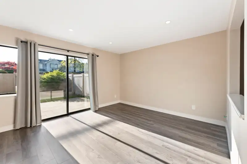 105 9264 122 STREET - photo 3 of 33